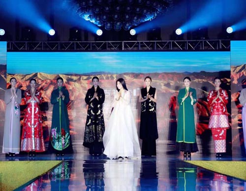 热烈祝贺中国著名文化品牌【吉祥斋】成立15周年