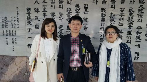 韩国20个主要民间大社团发表联合声明声援支持文在寅