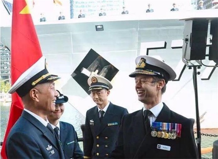 英国苏格兰福建青年会参加中国人民解放军海军第二十六批护航编队访问英国欢迎仪式