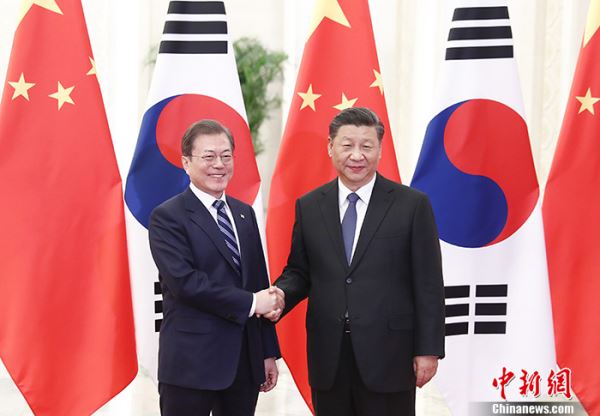 习近平会见韩国总统文在寅：推动双边关系迈上更高水平